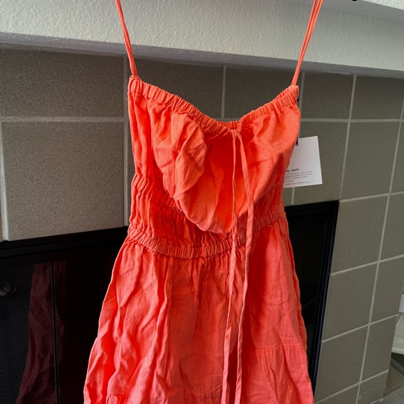 Bella Dahl Gathered Halter MIDI Dress in Hibiscus Bloom - Picture 4 of 6